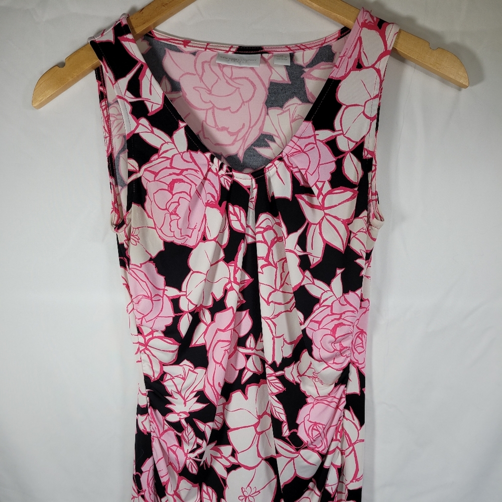New York & Co. Stretch Women's Exrtra Small Pink, Black, and White Floral Blouse